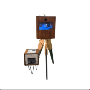 BORNE PHOTO CARRE BOIS